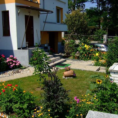 Отель Rezidence Jiskra Брандис-над-Лабем-Стара-Болеслав Экстерьер фото