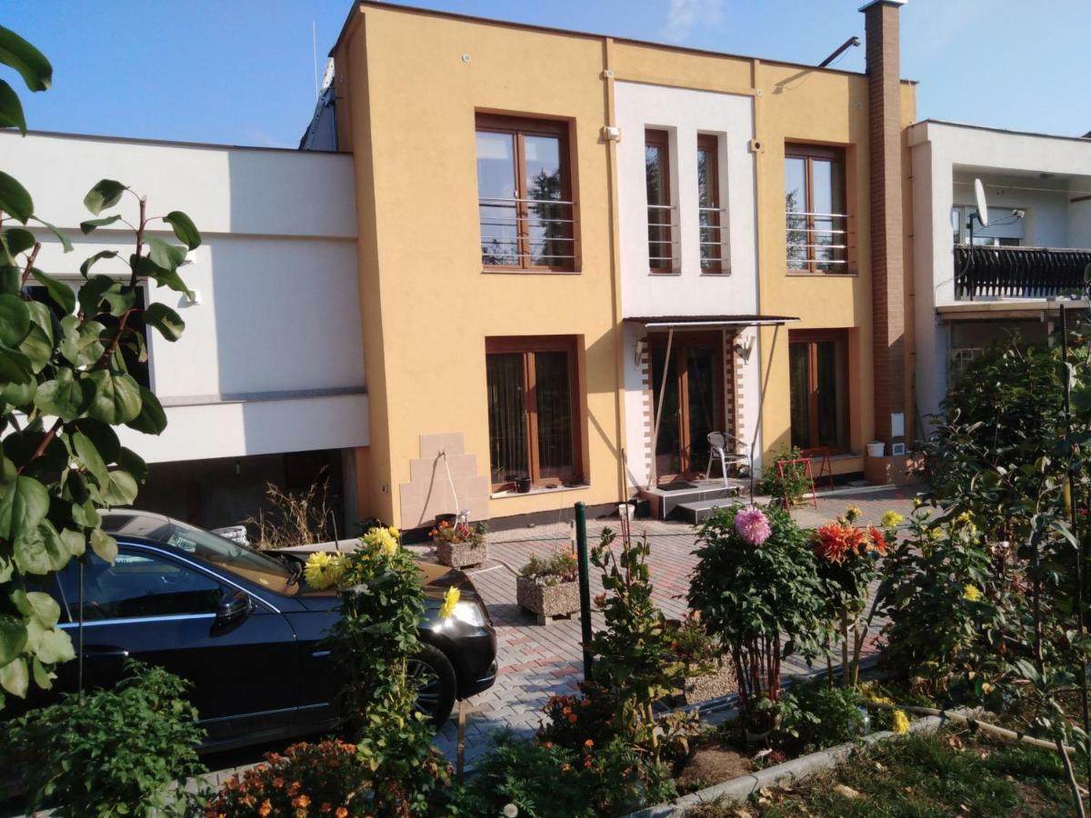 Отель Rezidence Jiskra Брандис-над-Лабем-Стара-Болеслав Экстерьер фото
